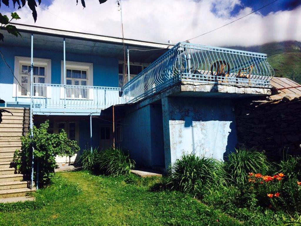 Blue Guesthouse Kazbegi Exterior foto