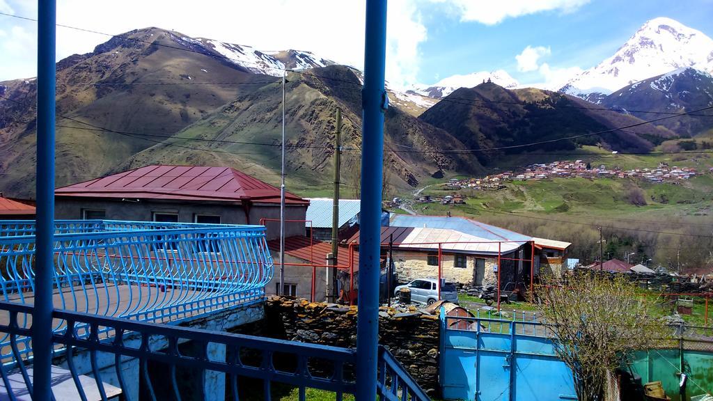 Blue Guesthouse Kazbegi Exterior foto